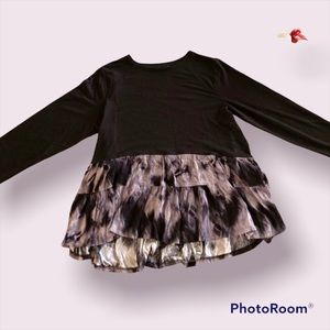 Cute long sleeve black shirt and violet on the bottom